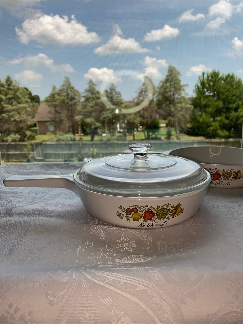 Vintage CorningWare Le Persil 6.5 inch frying pan x 2 with 1 lid.